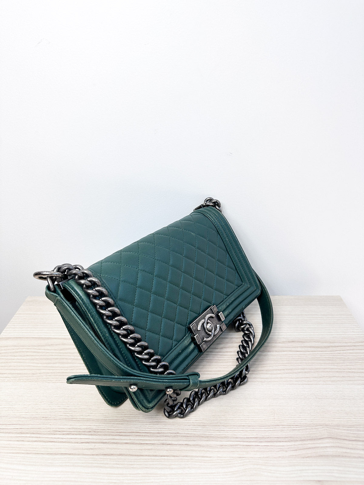 Chanel Medium Boy Flap Bag Cirkular